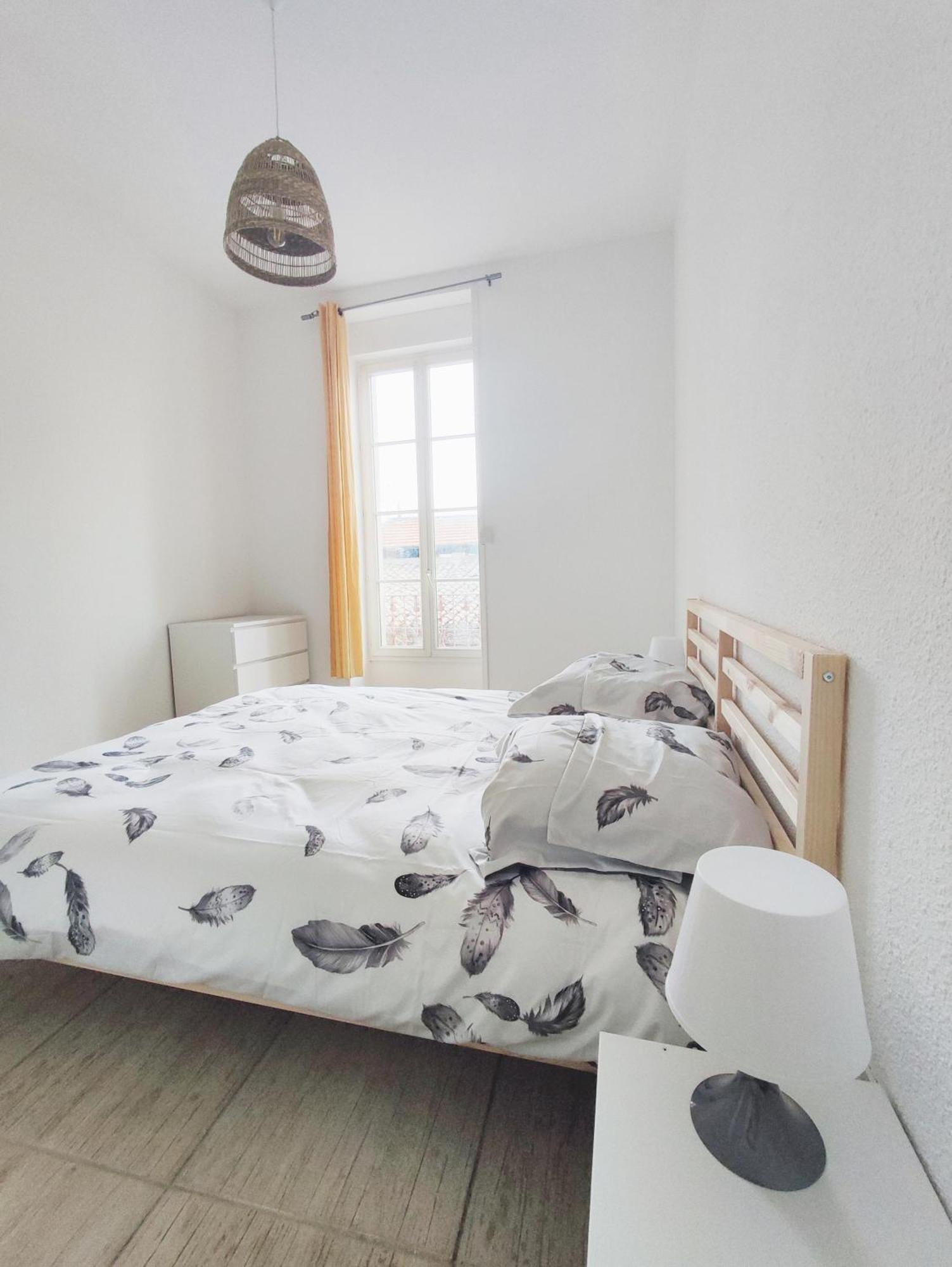 Bel Appartement Centre De Нім Екстер'єр фото